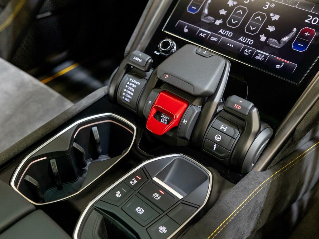 Lamborghini Urus S #12