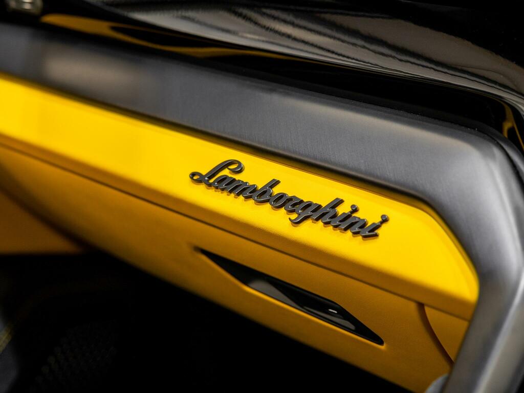 Lamborghini Urus S #13