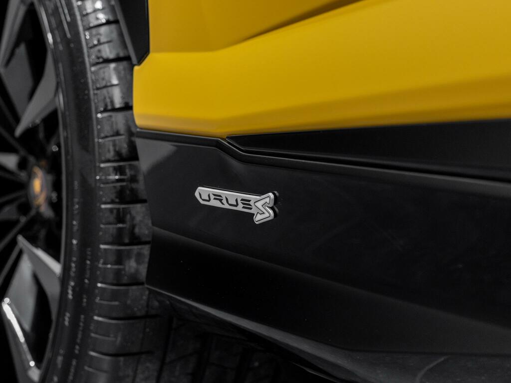 Lamborghini Urus S #27