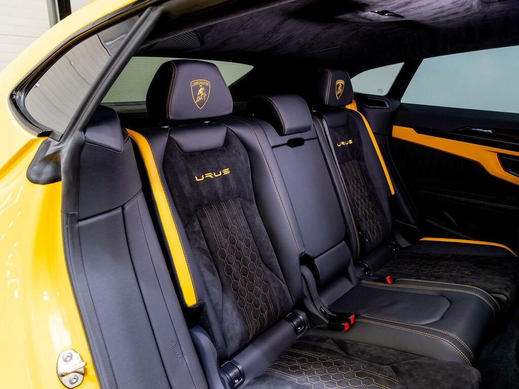 Lamborghini Urus S #32