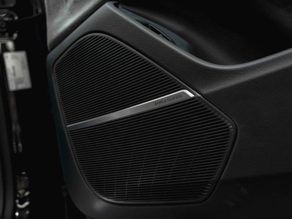 Audi RSQ8 Tfsi V8 Performance Carbon Black #32