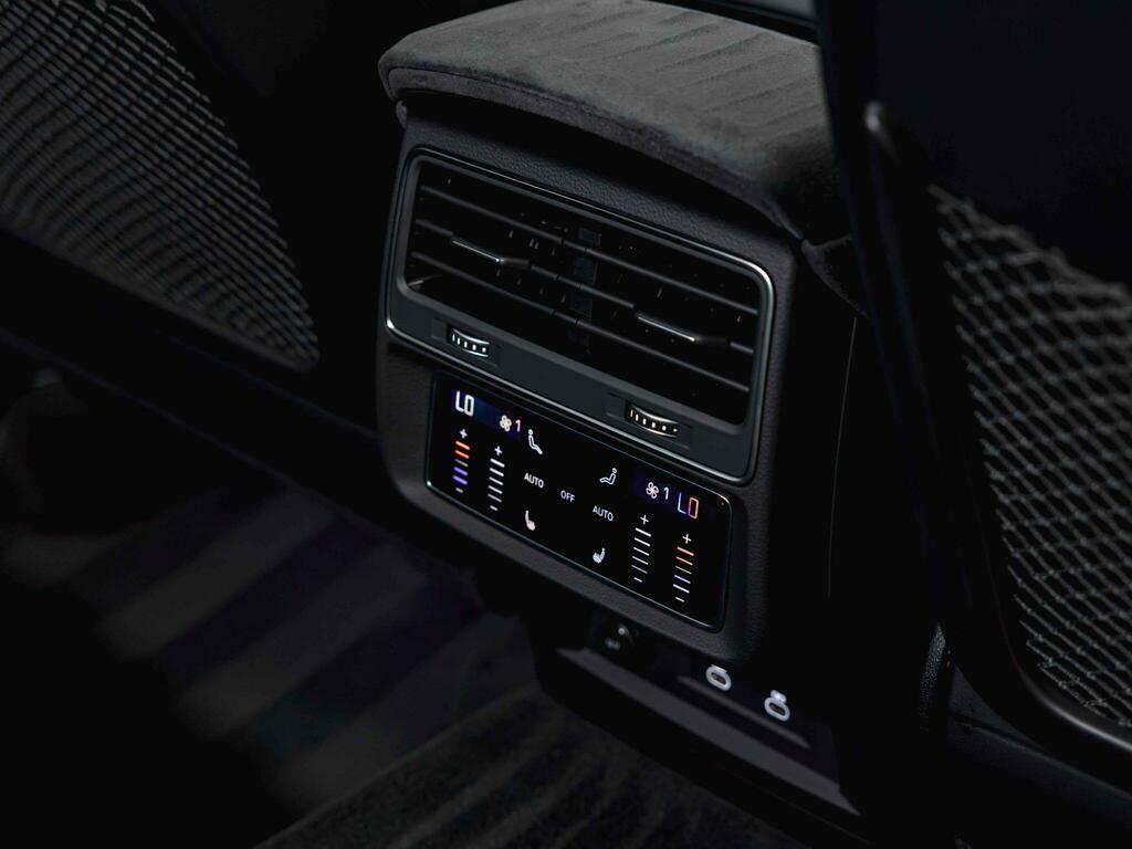 Audi RSQ8 Tfsi V8 Performance Carbon Black #34