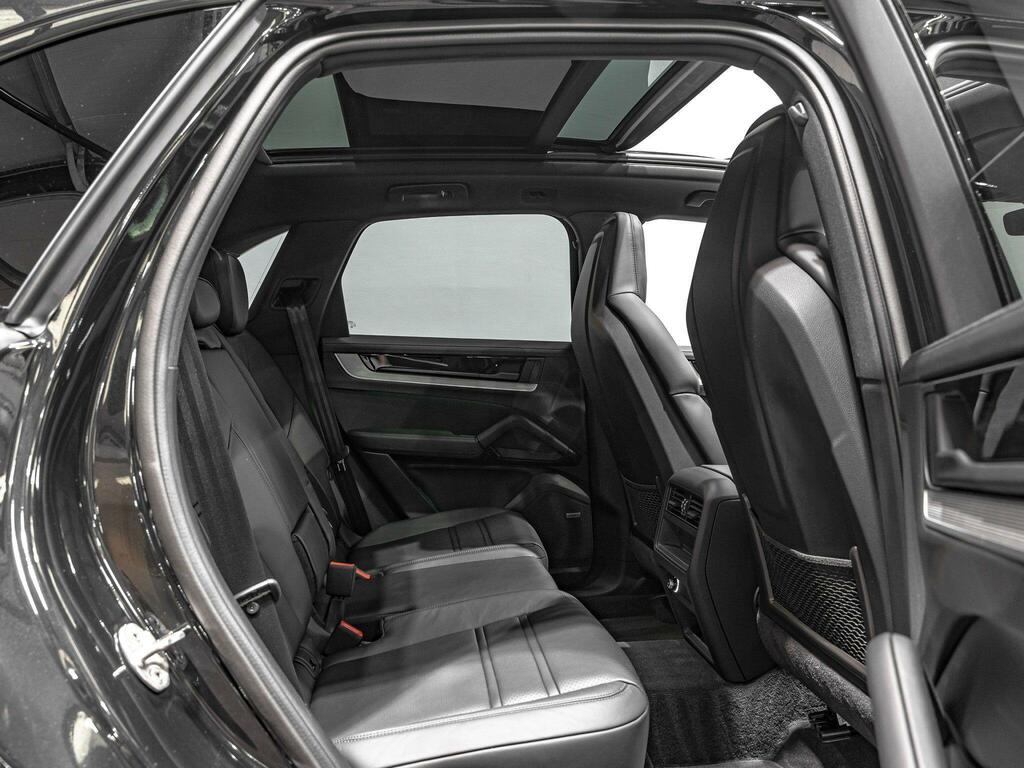 Porsche Cayenne E-hybrid Platinum Edition Tiptronic S 5 Seat Black #24