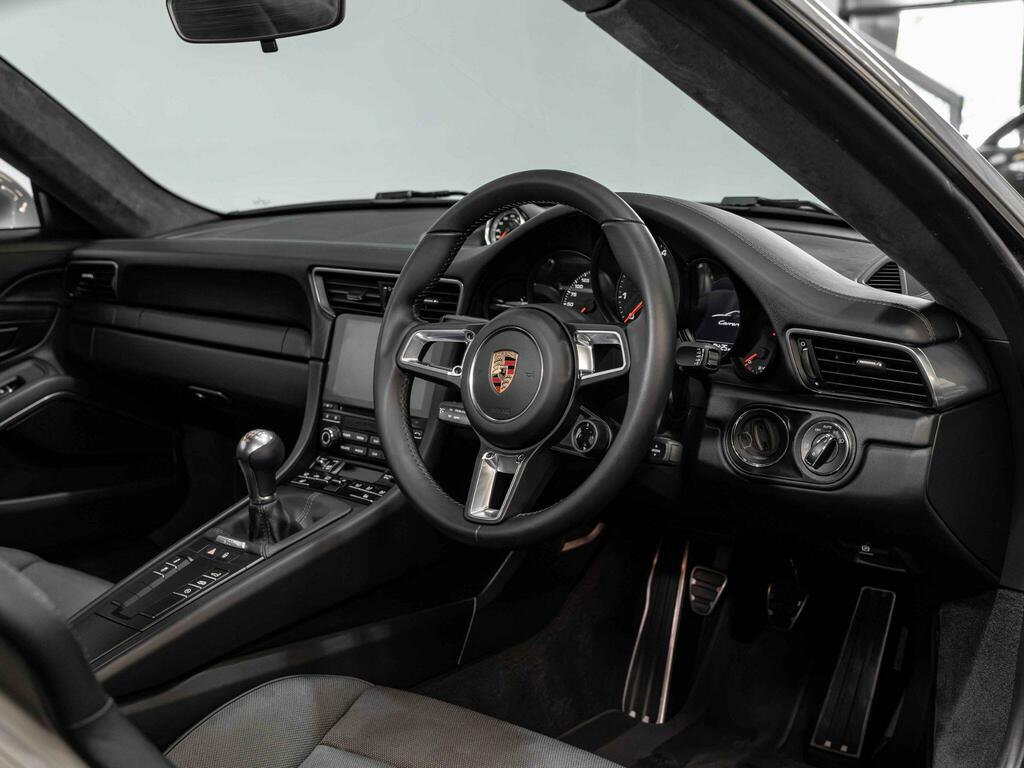 Porsche 911 Carrera 4 Gts Pdk White #15