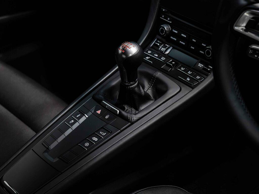 Porsche 911 Carrera 4 Gts Pdk White #21