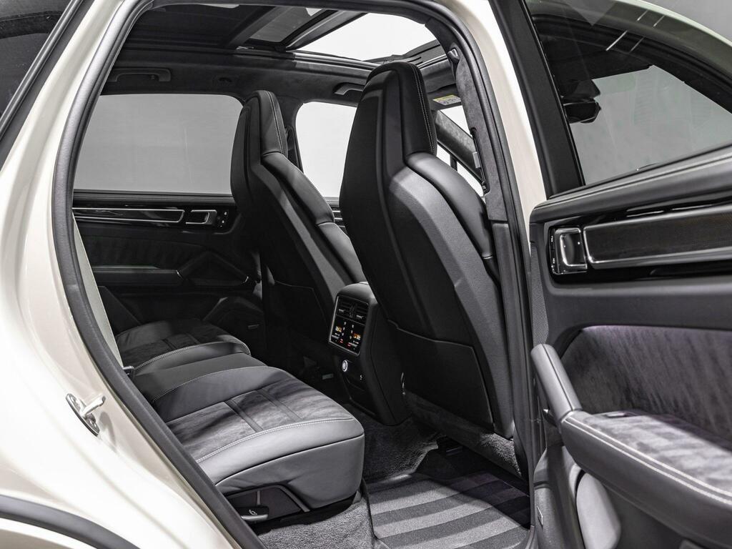 Porsche Cayenne 3.0 V6 E-hybrid 17.9Kwh Platinum Edition Tiptronic Grey #29