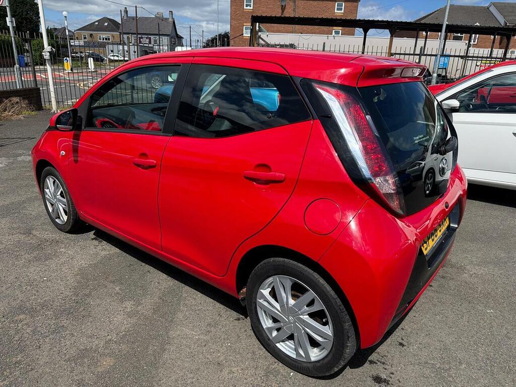 Toyota Aygo 1.0 Vvt-i X-pression Euro 6 Red #4