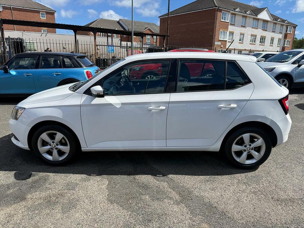 Skoda Fabia 1.4 Tdi Se Hatchback Euro 6 Ss White #4