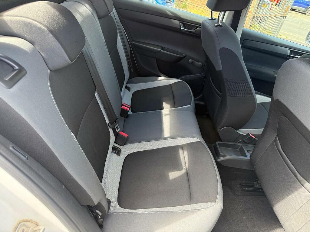 Skoda Fabia 1.2 Tsi 110 Bhp Se L Ss Dsg 5-Dr Estate White #11