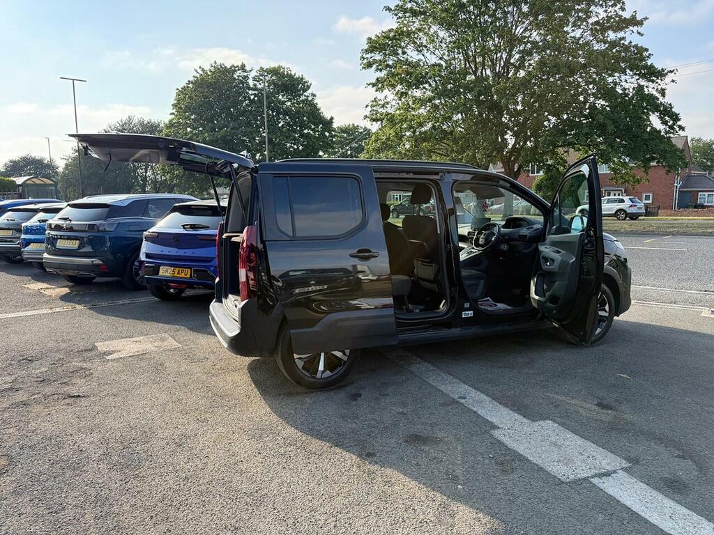 Peugeot e-Rifter 52Kwh Gt Standard Mpv 11Kw Charger Black #5