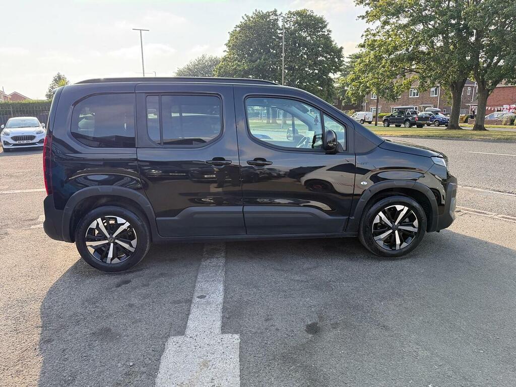 Peugeot e-Rifter 52Kwh Gt Standard Mpv 11Kw Charger Black #4