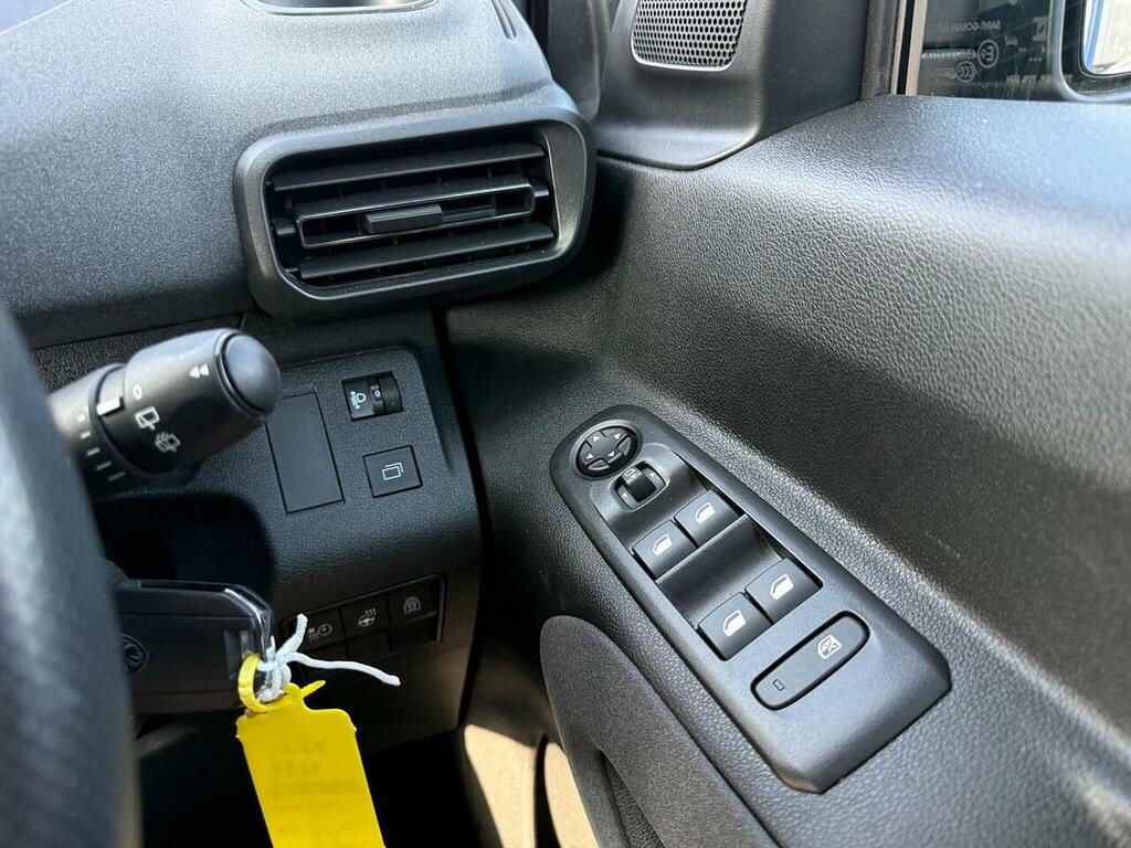 Peugeot e-Rifter Mpv Blue #9