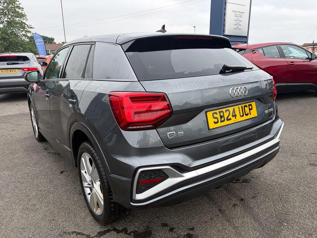 Audi Q2 Black Edition Black #3