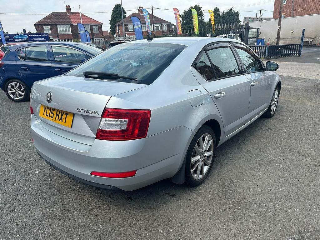Skoda Octavia 2.0 Tdi White #8