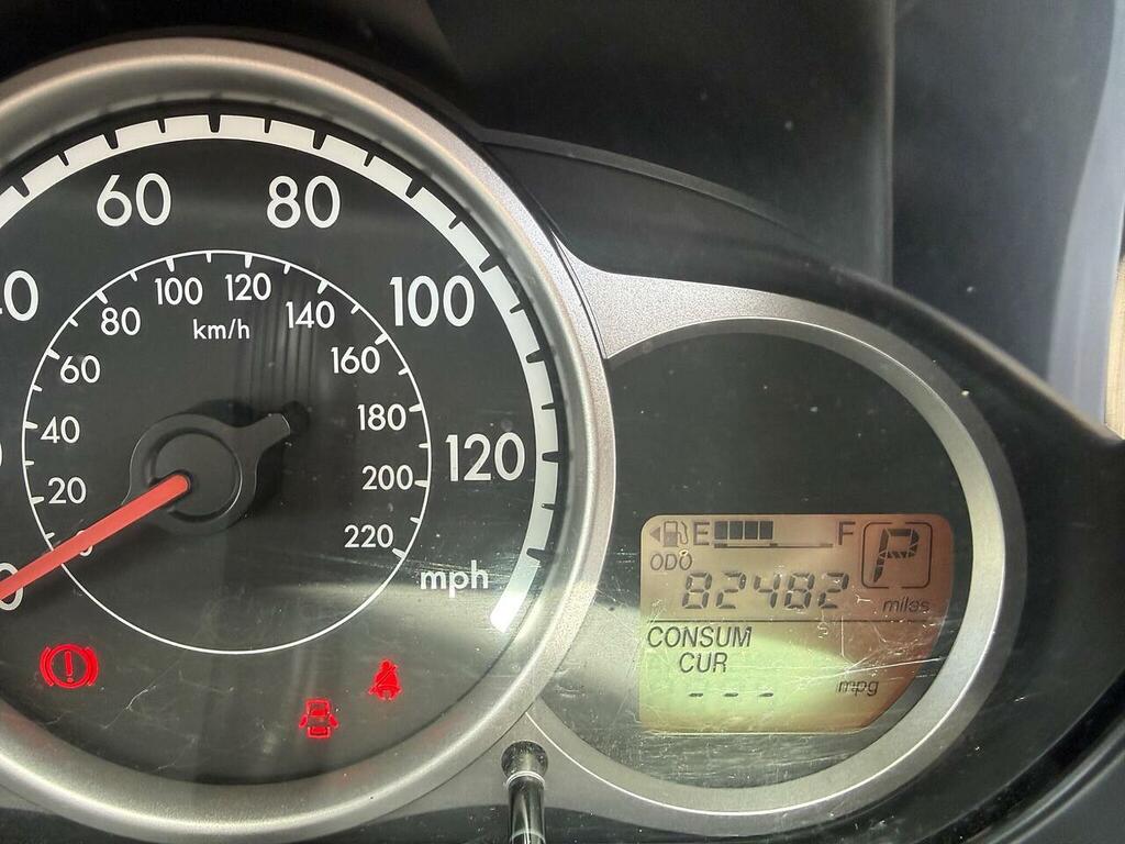 Mazda 2 1.3 Sport Venture Edition Only 11800 Miles Red #15