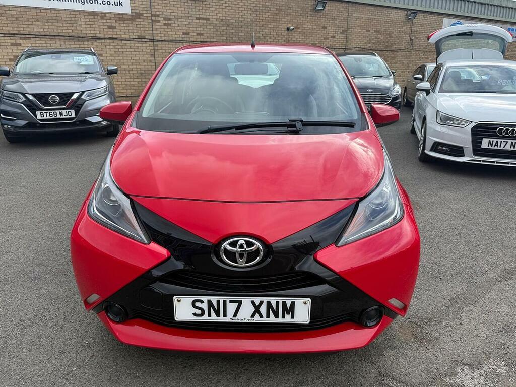 Toyota Aygo 1.0 Vvt-i X-play Euro 6 Red #2