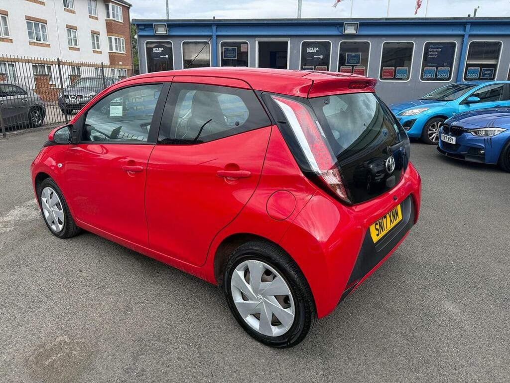 Toyota Aygo 1.0 Vvt-i X-play Euro 6 Red #4