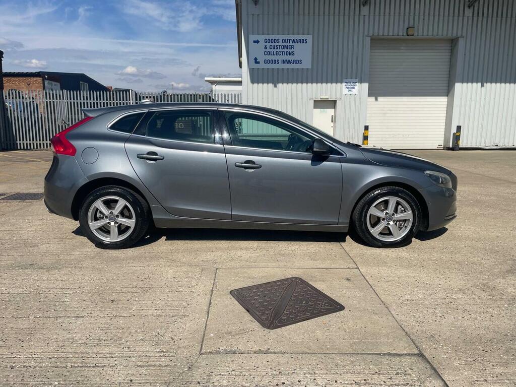 Volvo V40 2.0 D4 Se Nav Geartronic Euro 6 Ss Red #10