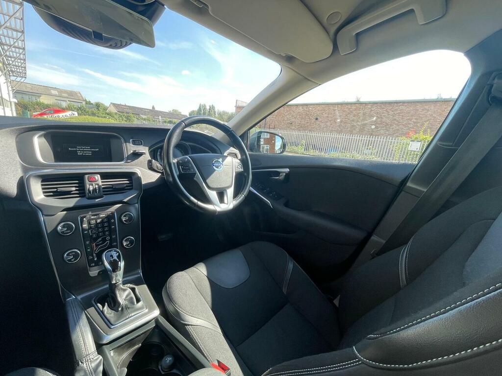 Volvo V40 2.0 D4 Se Nav Geartronic Euro 6 Ss Red #22