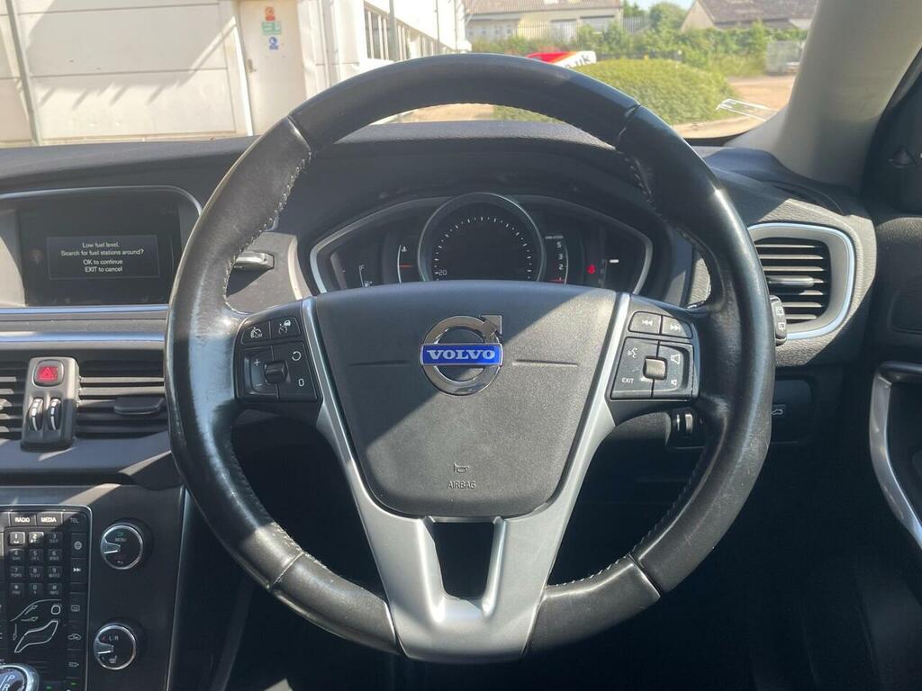 Volvo V40 2.0 D4 Se Nav Geartronic Euro 6 Ss Red #18