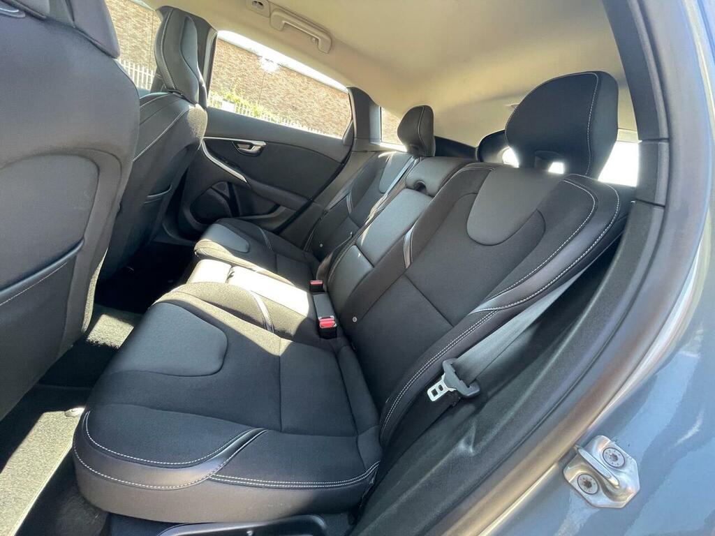 Volvo V40 2.0 D4 Se Nav Geartronic Euro 6 Ss Red #26
