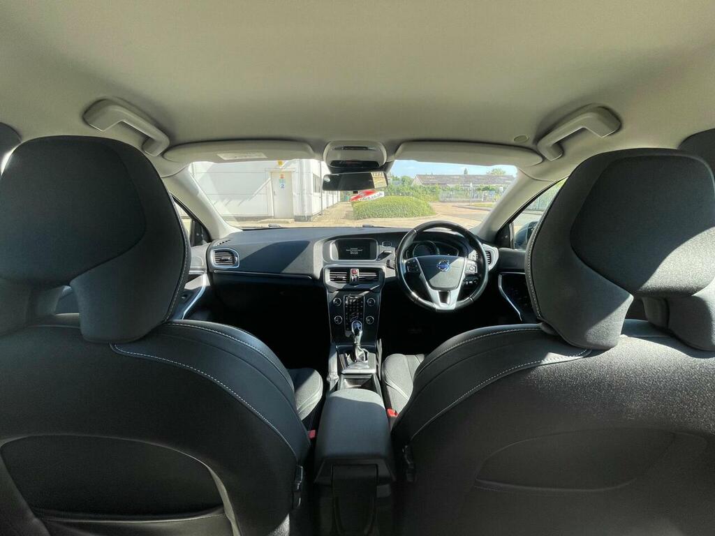 Volvo V40 2.0 D4 Se Nav Geartronic Euro 6 Ss Red #19