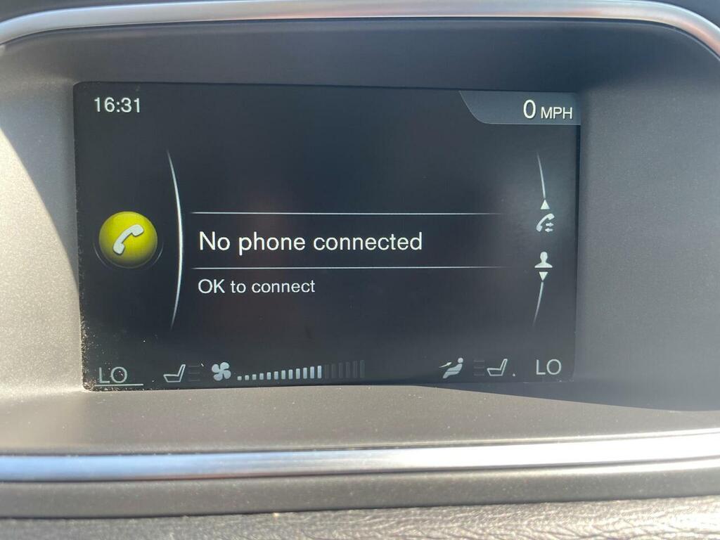 Volvo V40 2.0 D4 Se Nav Geartronic Euro 6 Ss Red #36