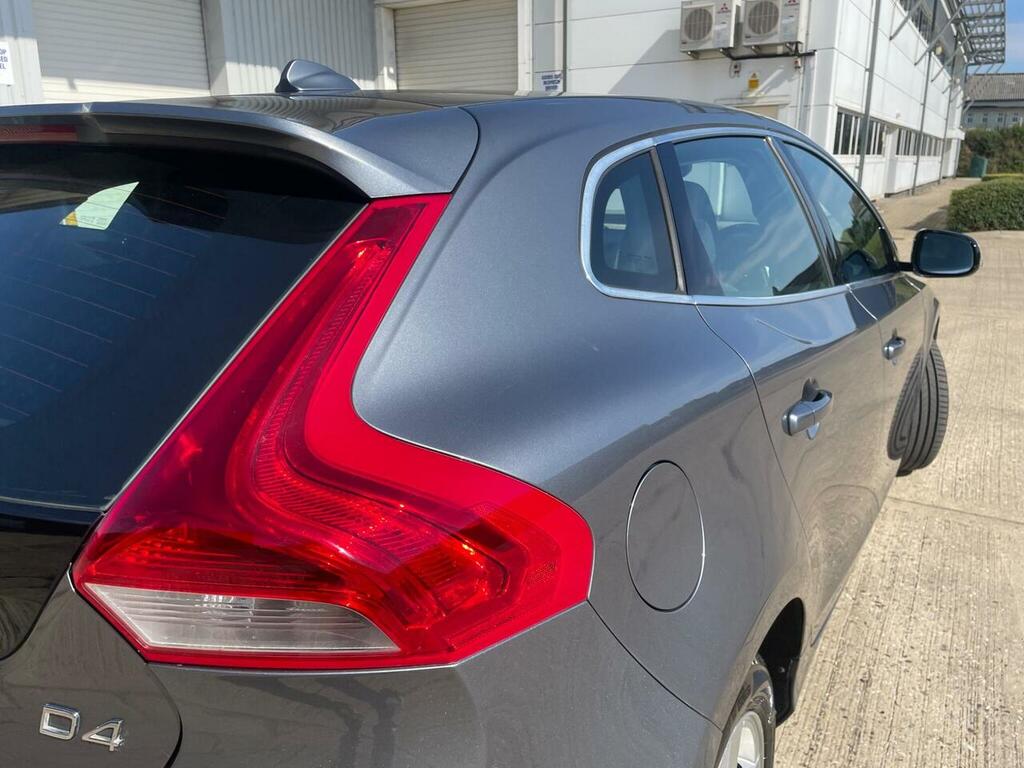Volvo V40 2.0 D4 Se Nav Geartronic Euro 6 Ss Red #31
