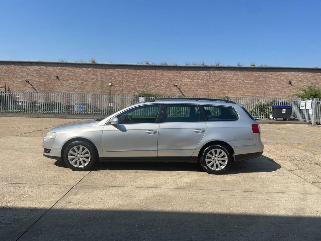 Volkswagen Passat Estate 2.0 Tdi Sel Euro 4 200808 Black #4