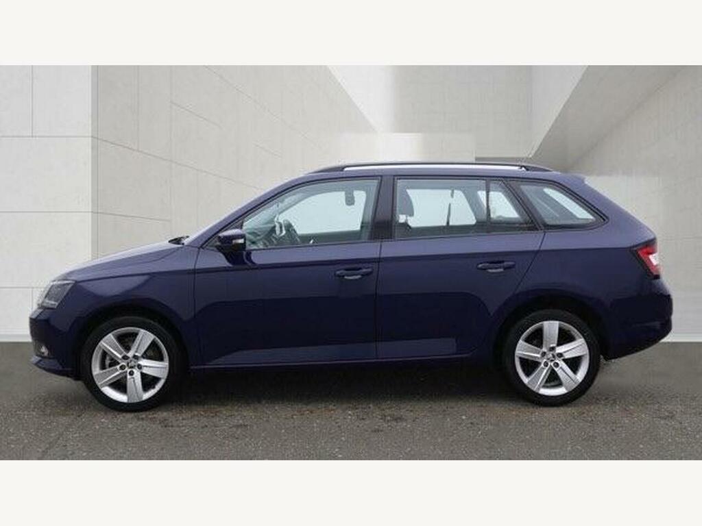 Skoda Fabia Petrol #4