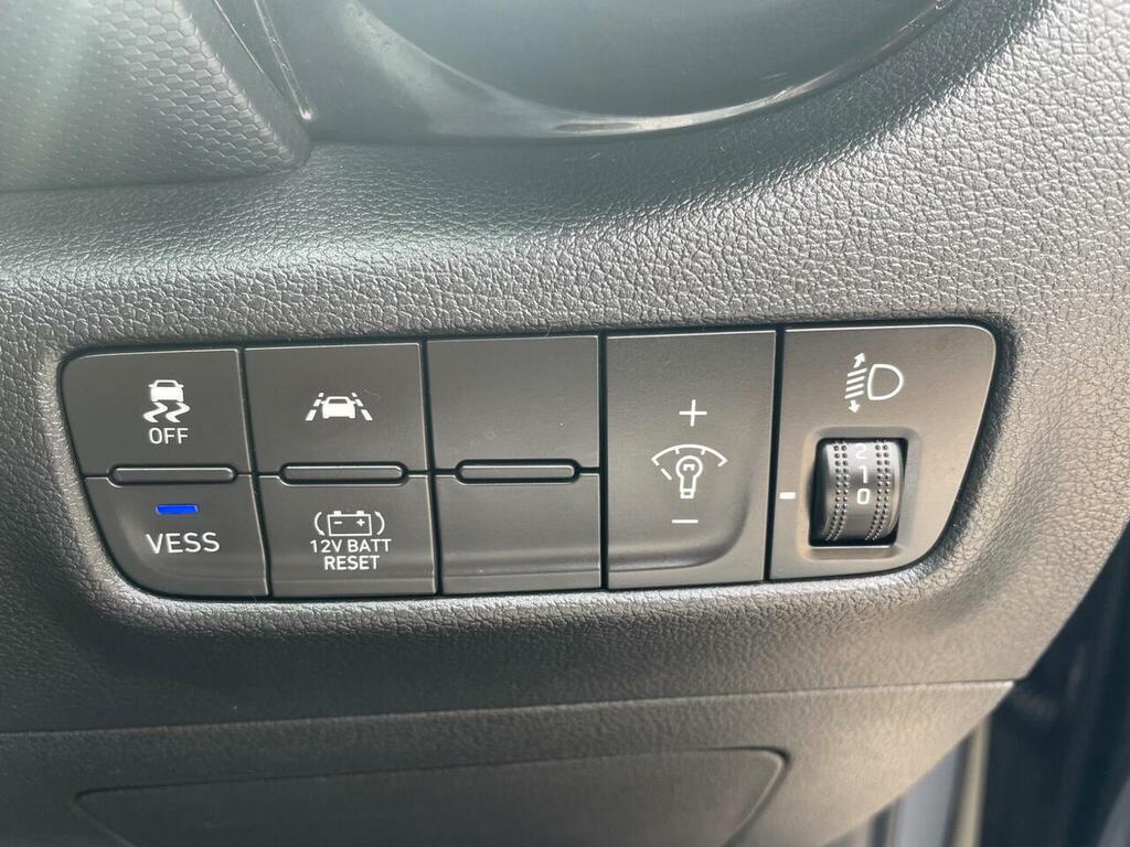 Hyundai Kona Play Edition Blue #32