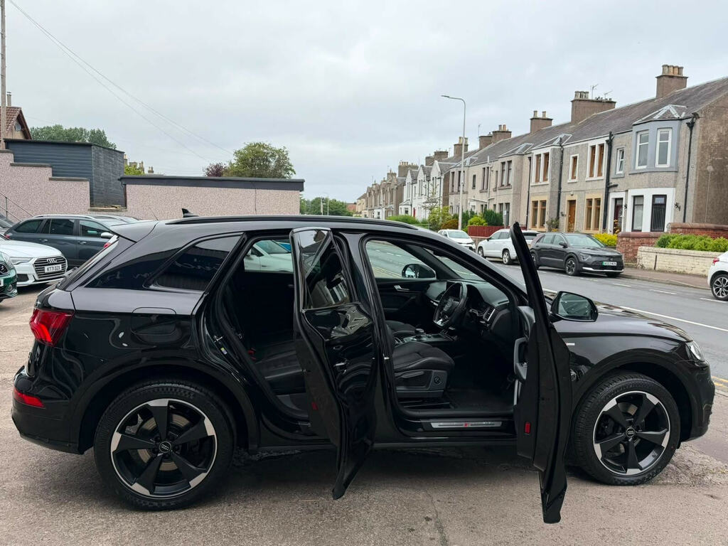 Audi Q5  Black #9