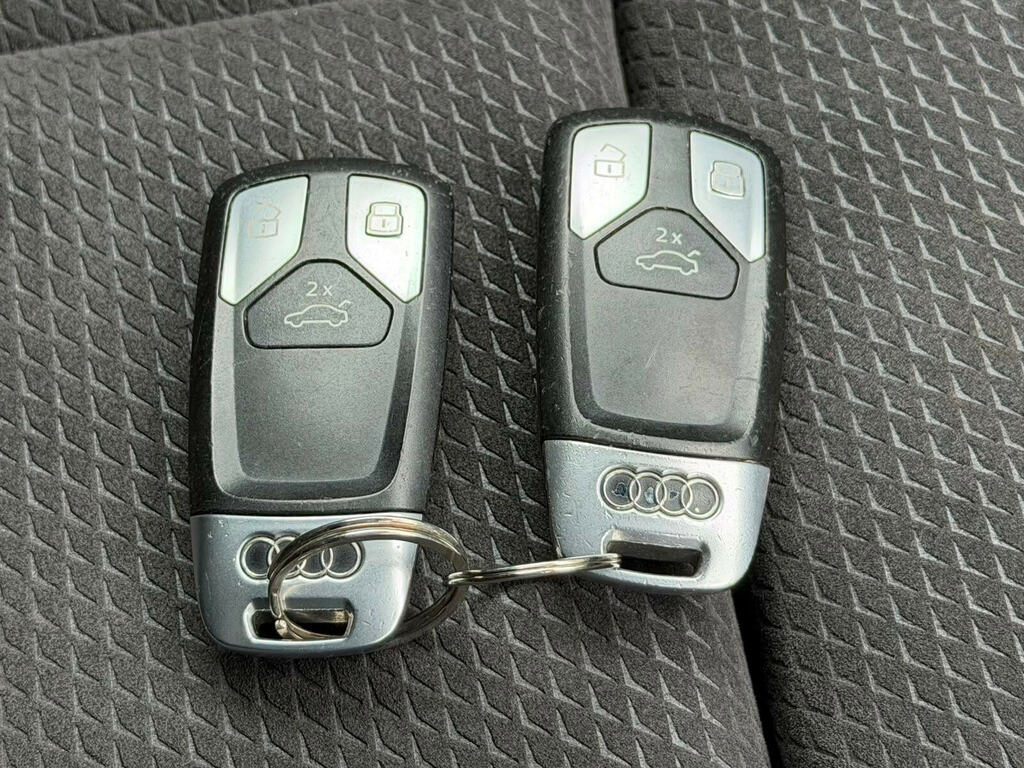 Audi Q5  Black #41