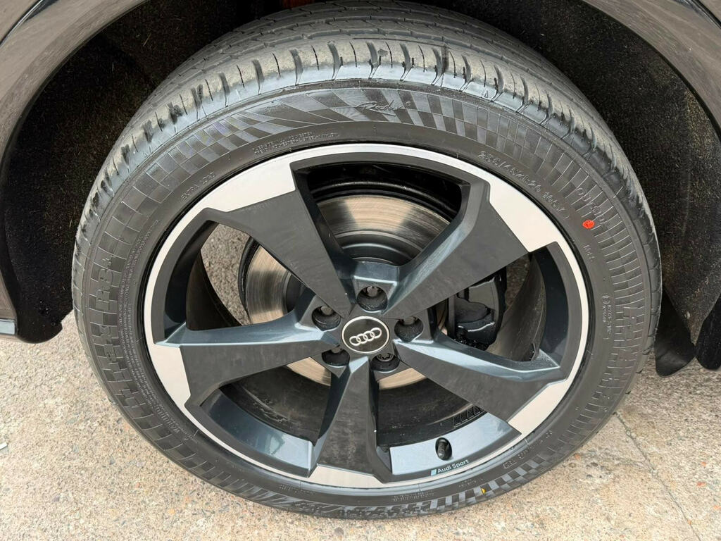 Audi Q5  Black #31