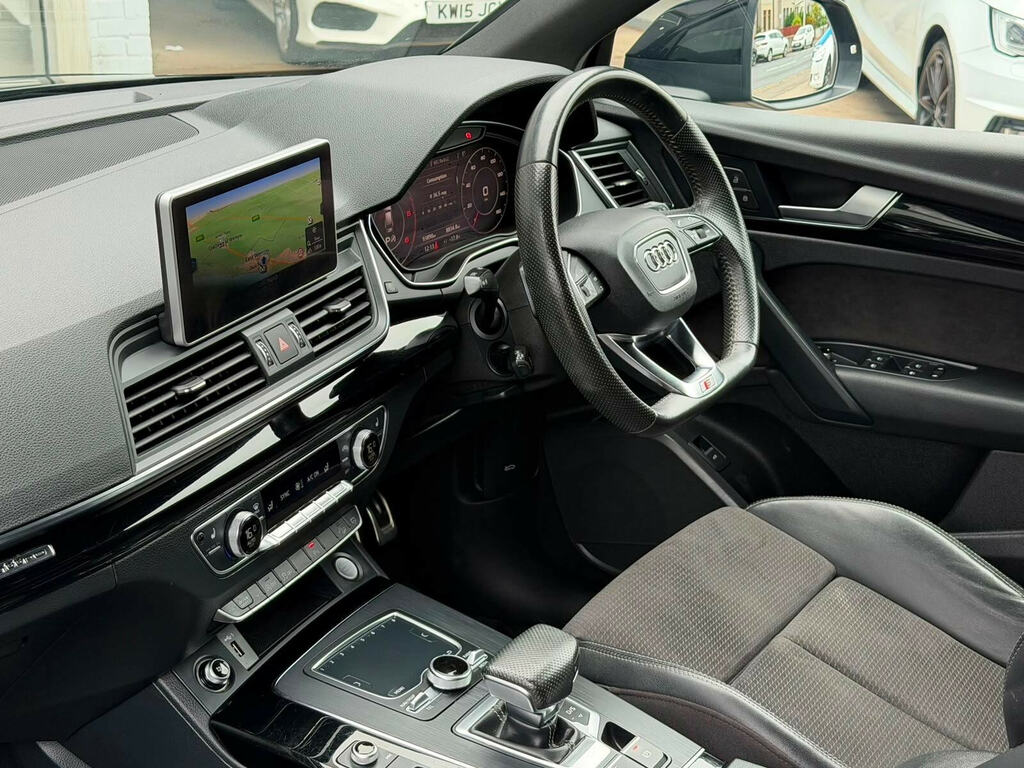 Audi Q5  Black #17