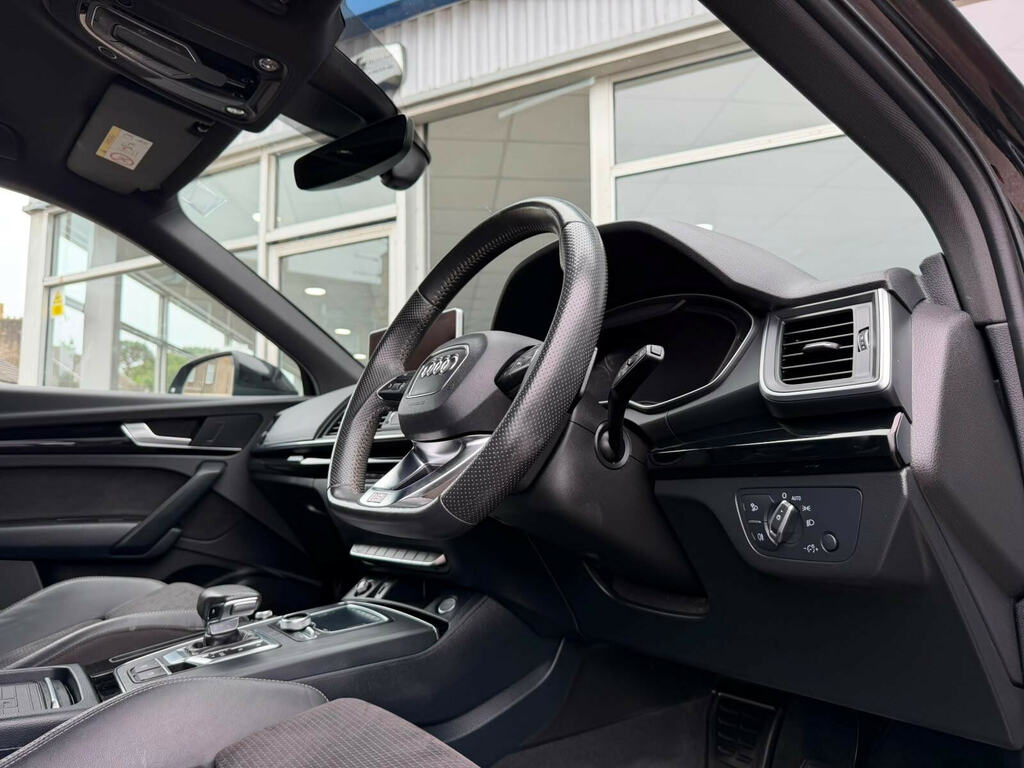 Audi Q5  Black #19
