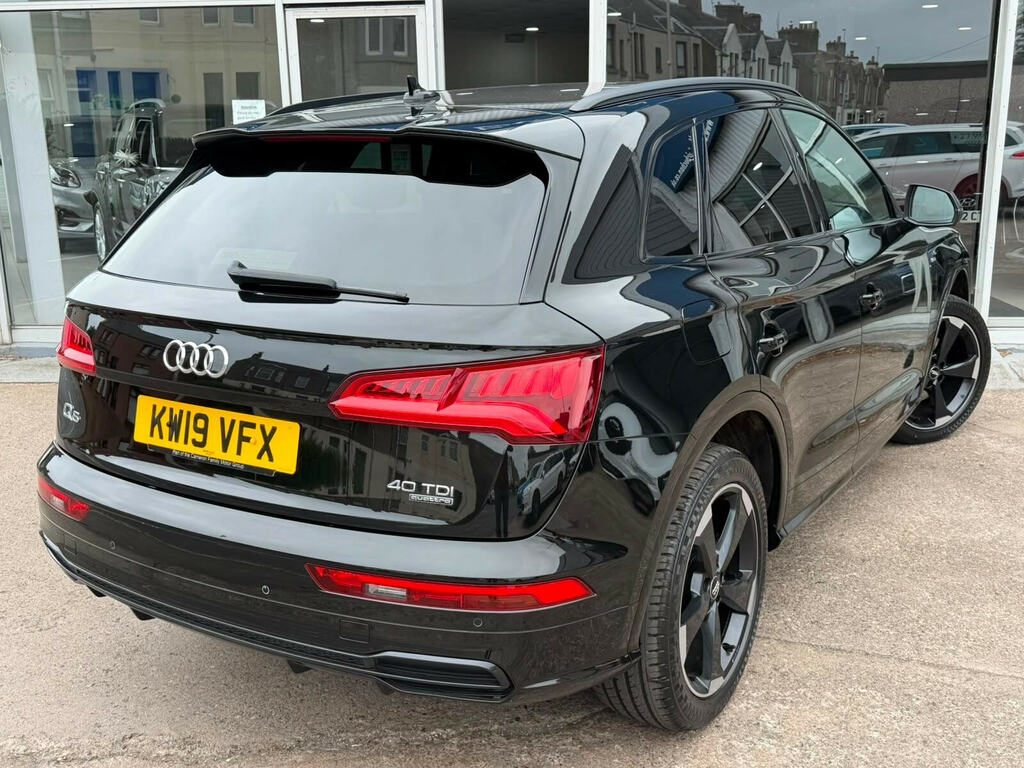 Audi Q5  Black #10