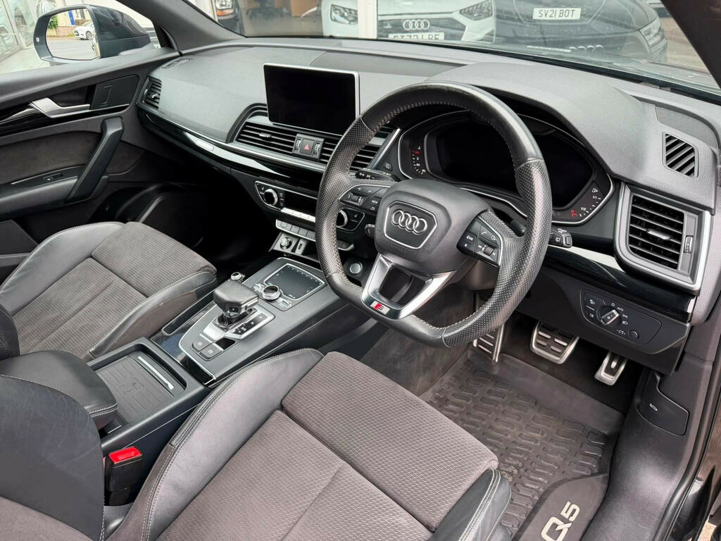 Audi Q5  Black #13
