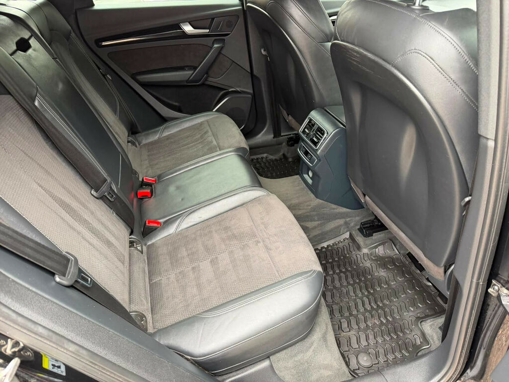Audi Q5  Black #21