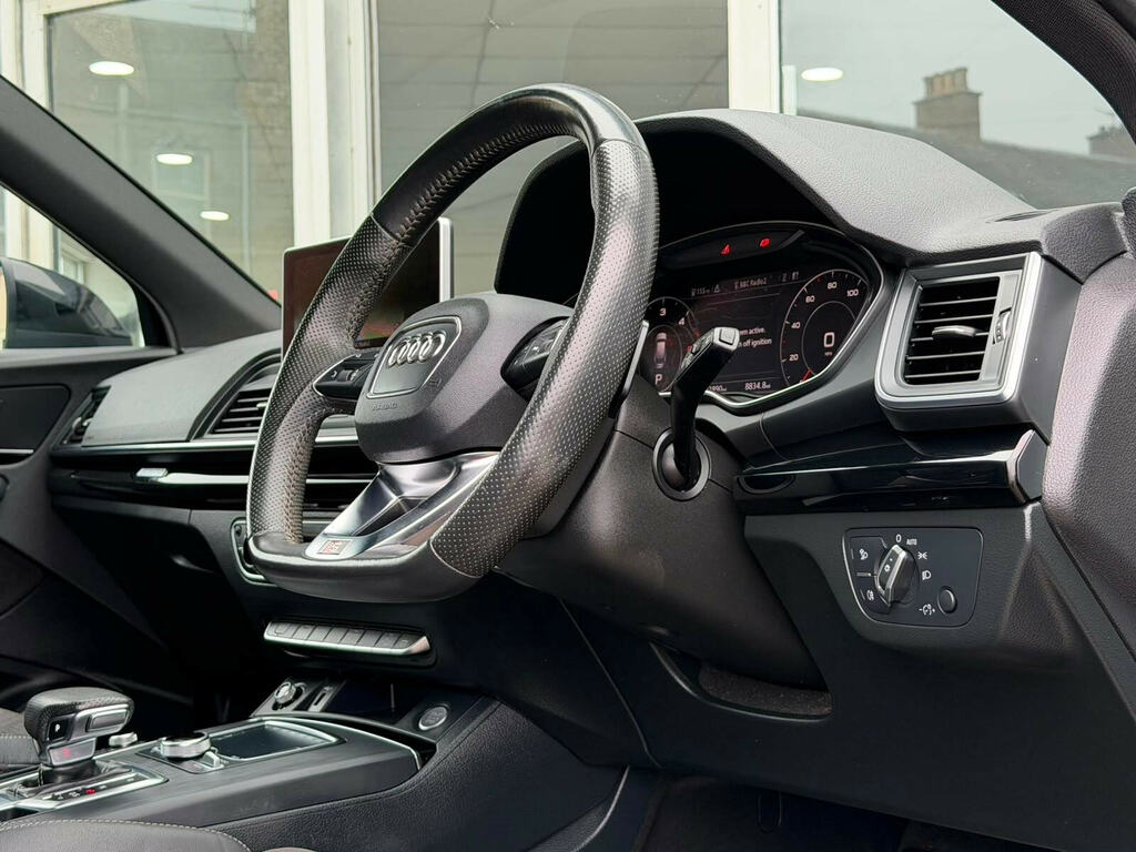Audi Q5  Black #14