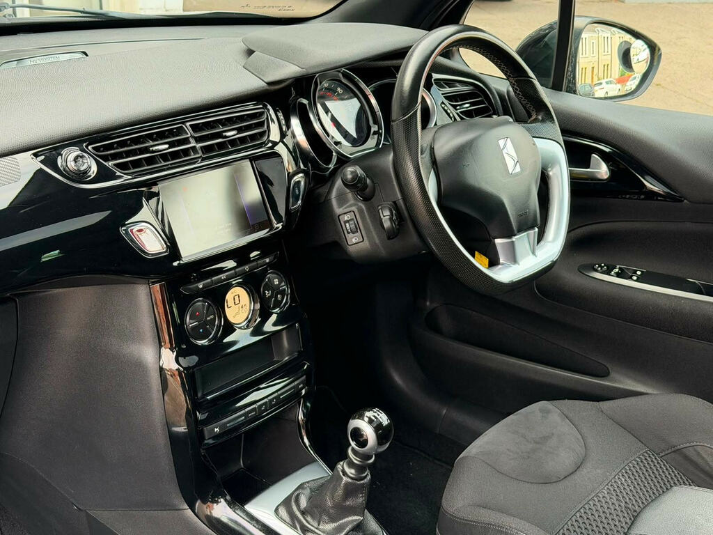 DS DS 3 1.2 Puretech Connected Chic 80 Bhp Black #14