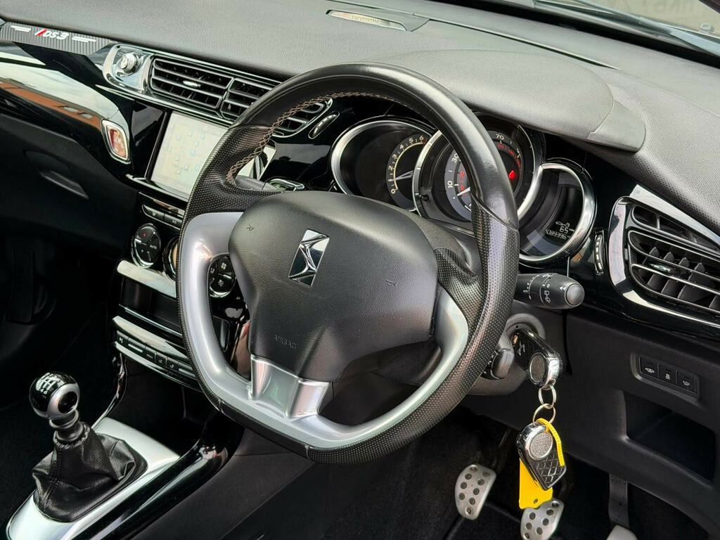 DS DS 3 1.2 Puretech Connected Chic 80 Bhp Black #33
