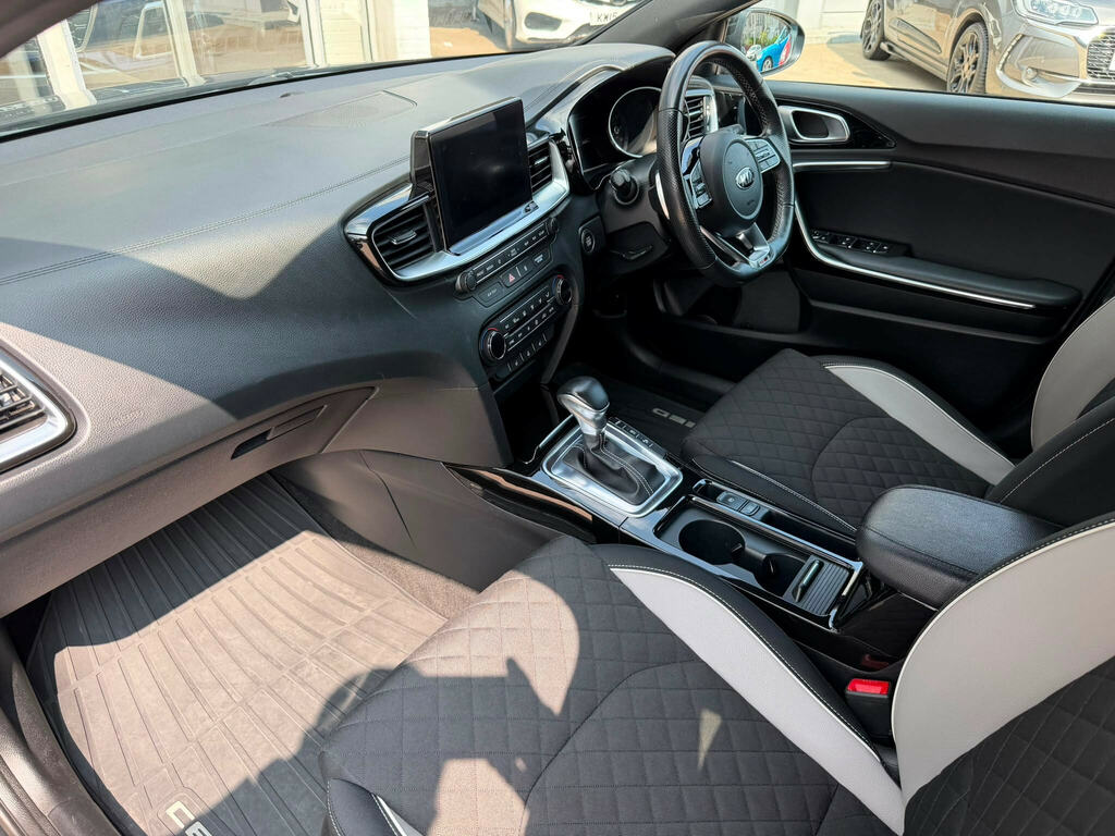 Kia Proceed 1.6 T-gdi Gt White #15