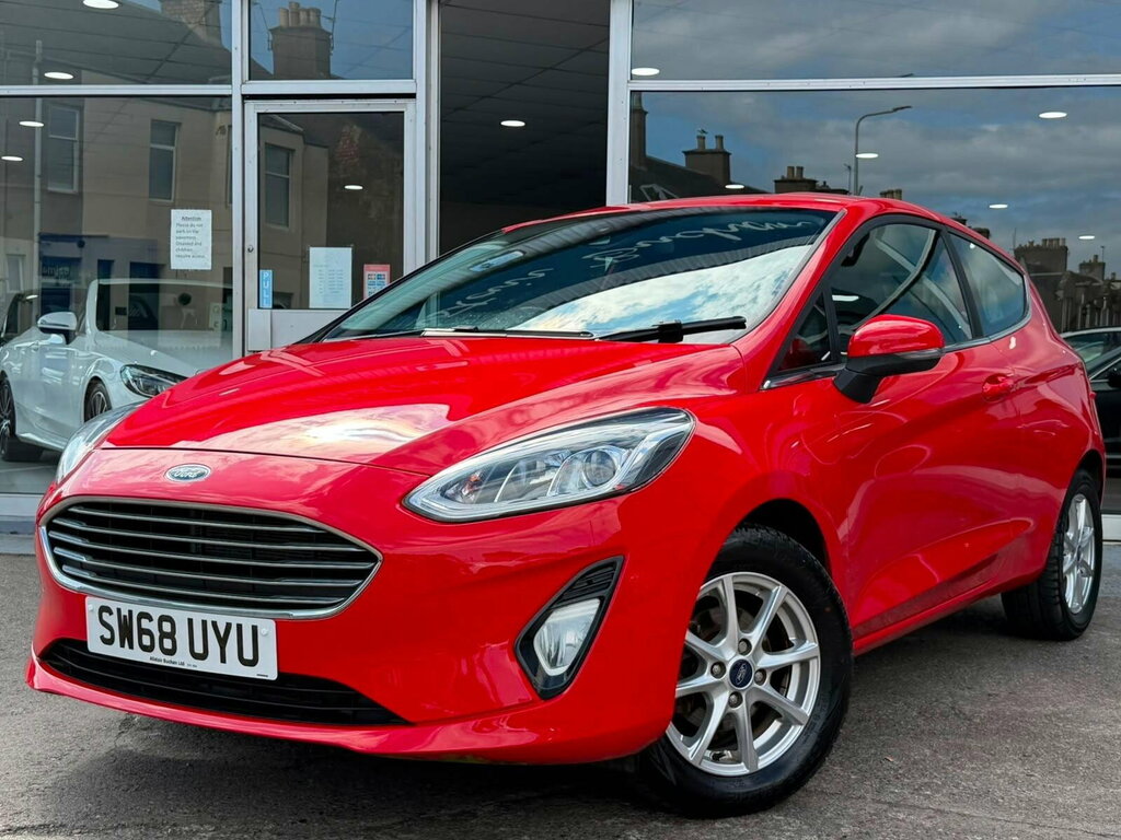Ford Fiesta 1.1 Ti-vct Zetec Euro 6 Ss Red