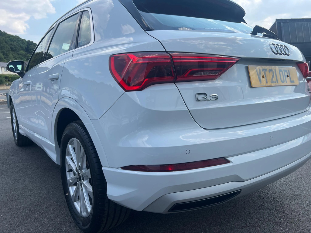 Audi Q3 2.0 Tdi 40 Sport S Tronic Quattro Euro 6 Ss White #4