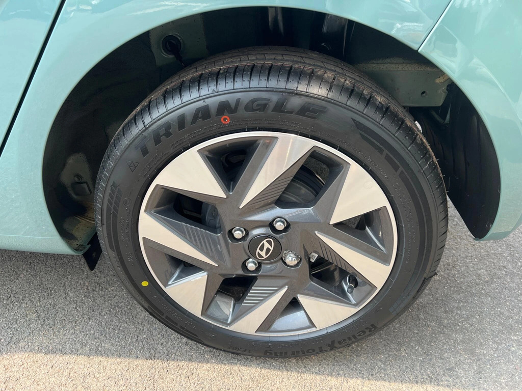 Hyundai I10 Premium Green #28