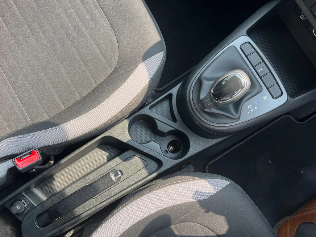 Hyundai I10 Premium Green #19
