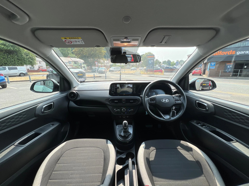 Hyundai I10 Premium Green #16