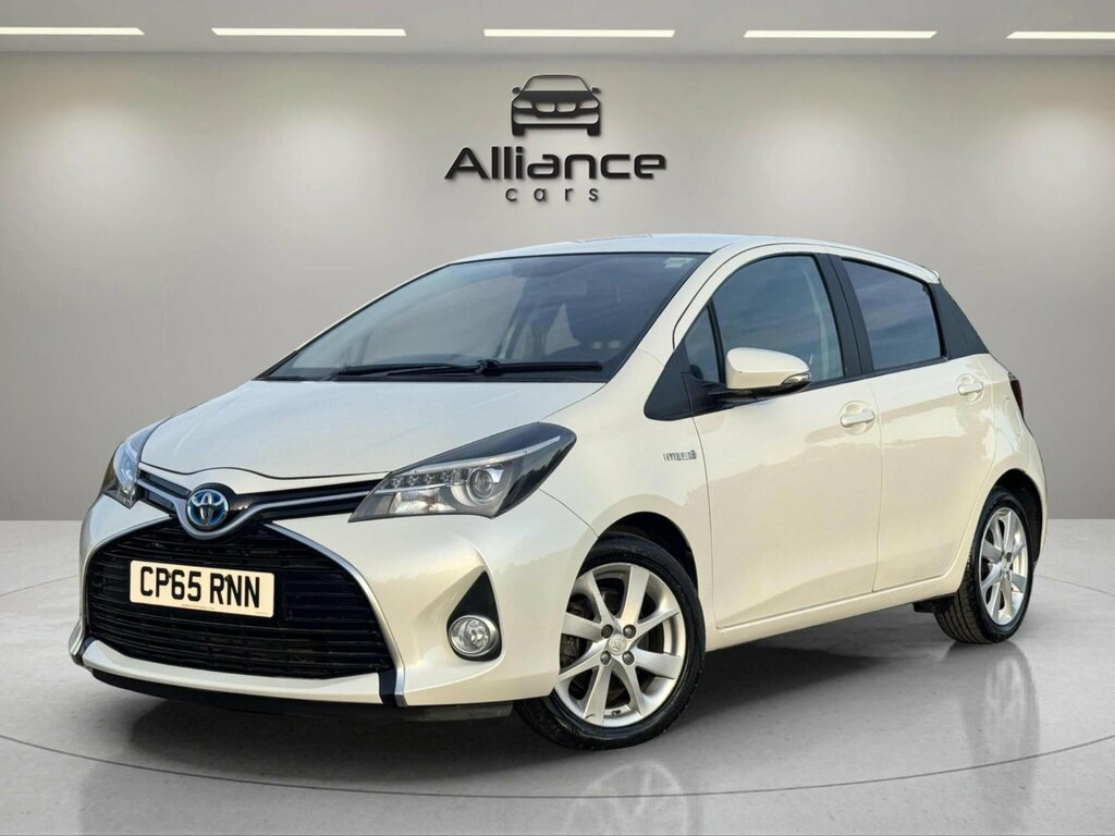 Toyota Yaris 1.5 Vvt-h Sport E-cvt Euro 6 White