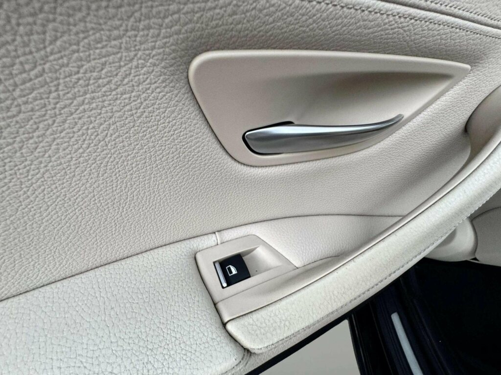 BMW 5 Series Bmw 5 Series 3.0 530D M Sport White #39